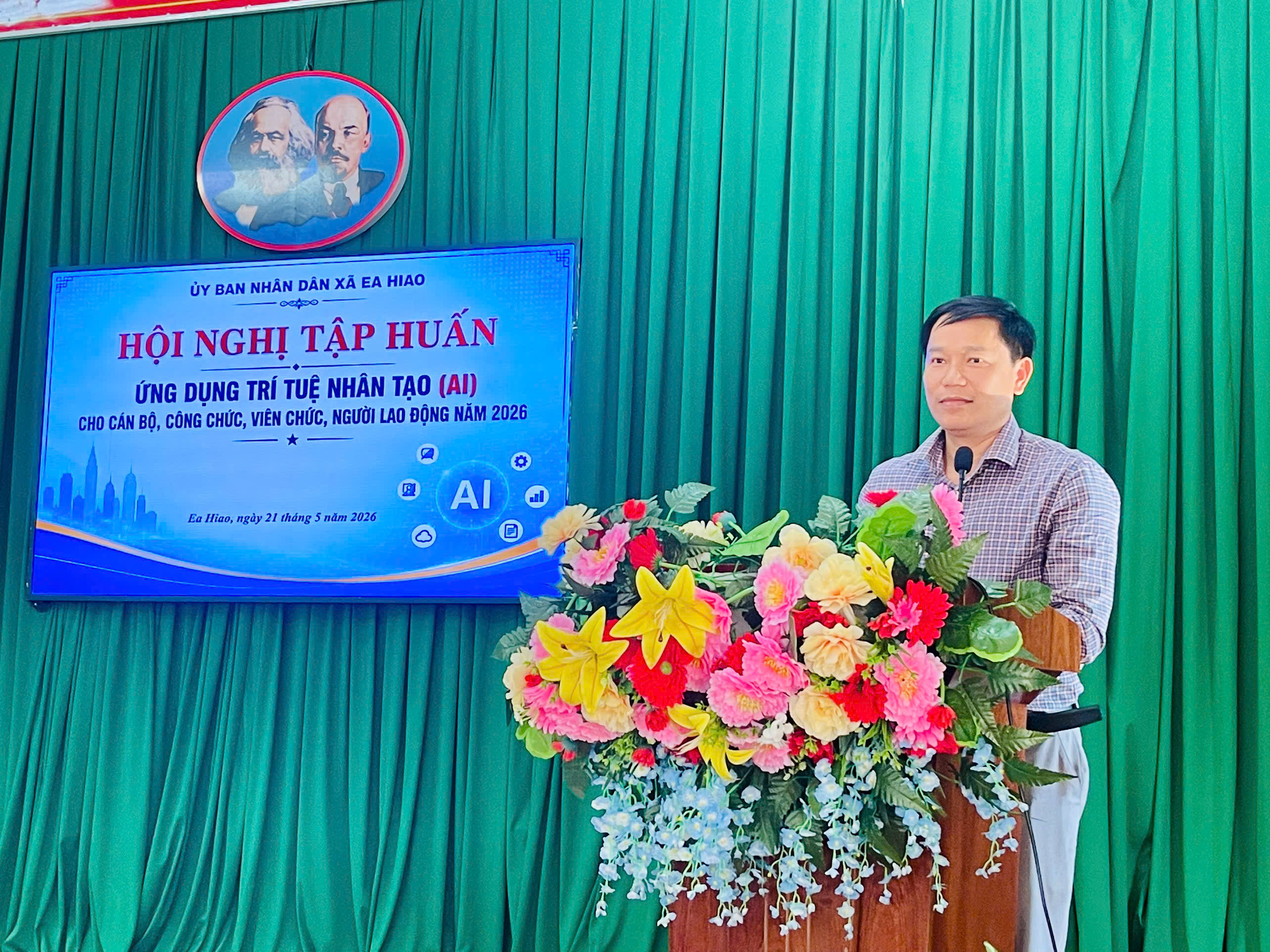 XÃ EA HIAO TỔ CHỨC HỘI NGHỊ TẬP HUẤN ỨNG DỤNG TRÍ TUỆ NHÂN TẠO (AI) TRONG THỰC TIỄN