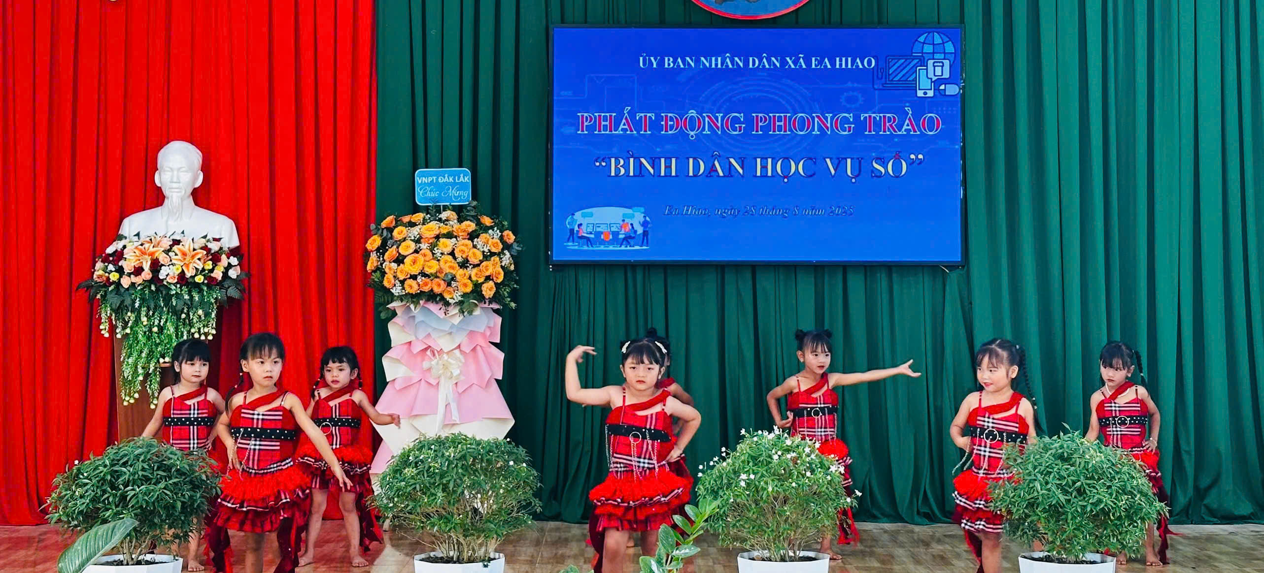 z6955760710008_b02301aec42e33769e6adfe65ccd5e39