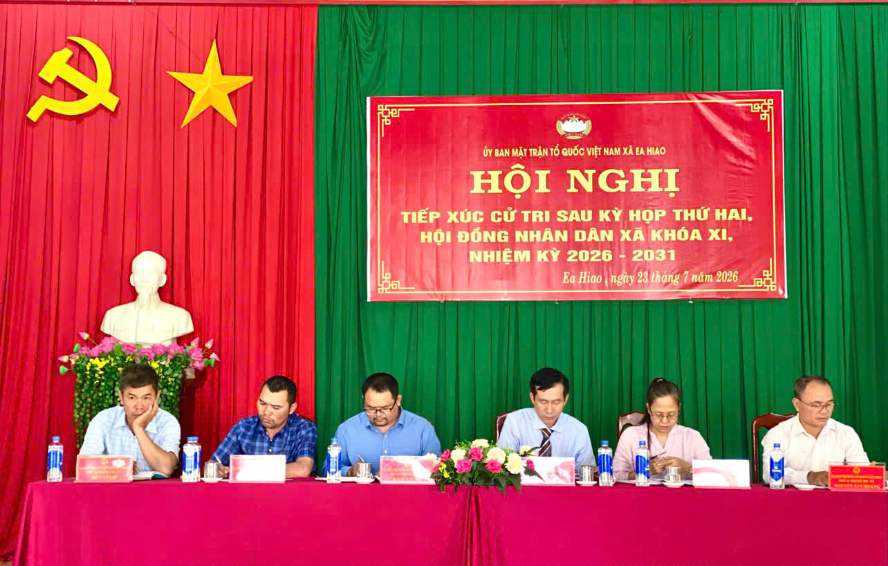 TỔ ĐẠI BIỂU SỐ 3 HỘI ĐỒNG NHÂN DÂN XÃ EA HIAO TIẾP XÚC CỬ TRI SAU KỲ HỌP THỨ HAI, KHÓA XI