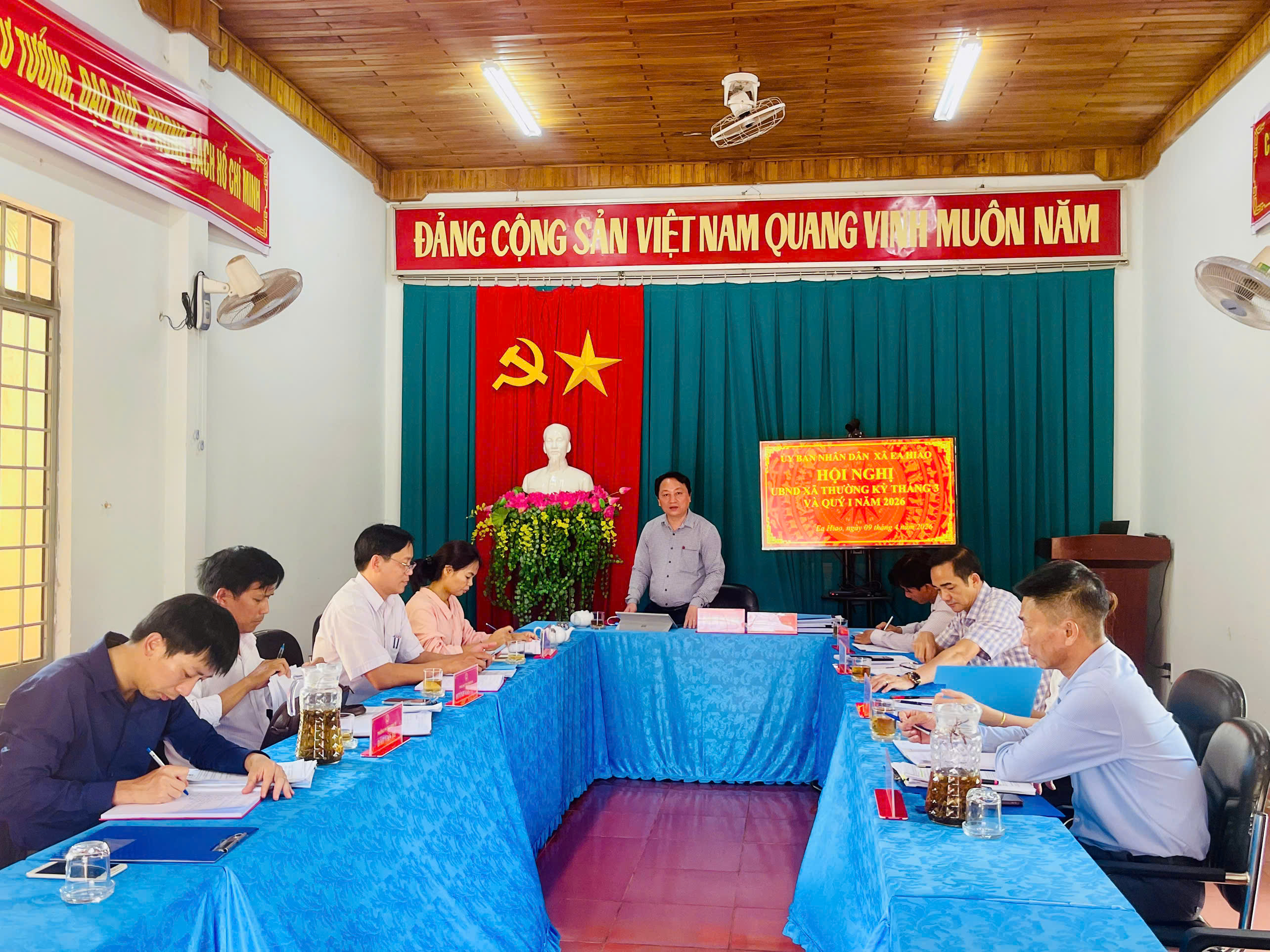 UBND xã Ea Hiao tổ chức Hội nghị thường kỳ tháng 3 và quý I năm 2026