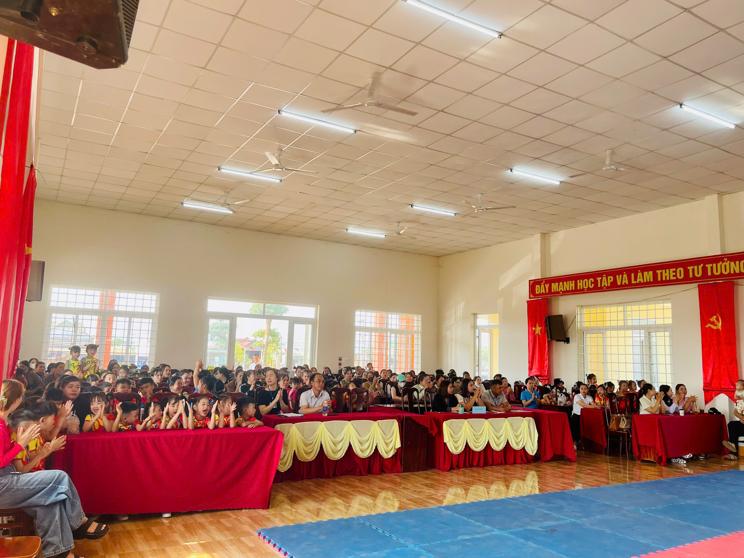 z7700205335454_f9d7891354c4c6d406e5c413437db7b1