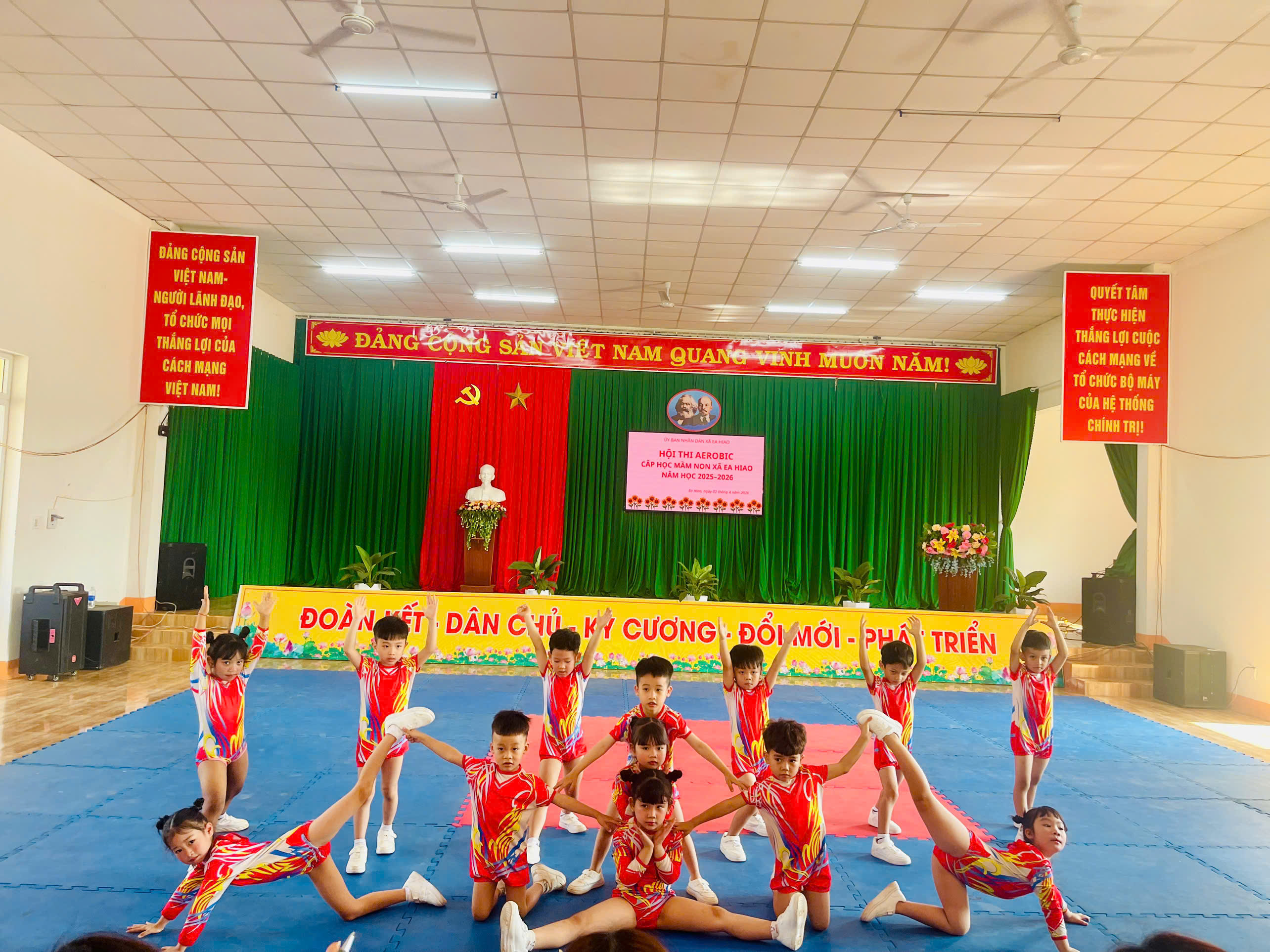 z7700205412350_b4b0f6058a40321b8415ca42697f346f