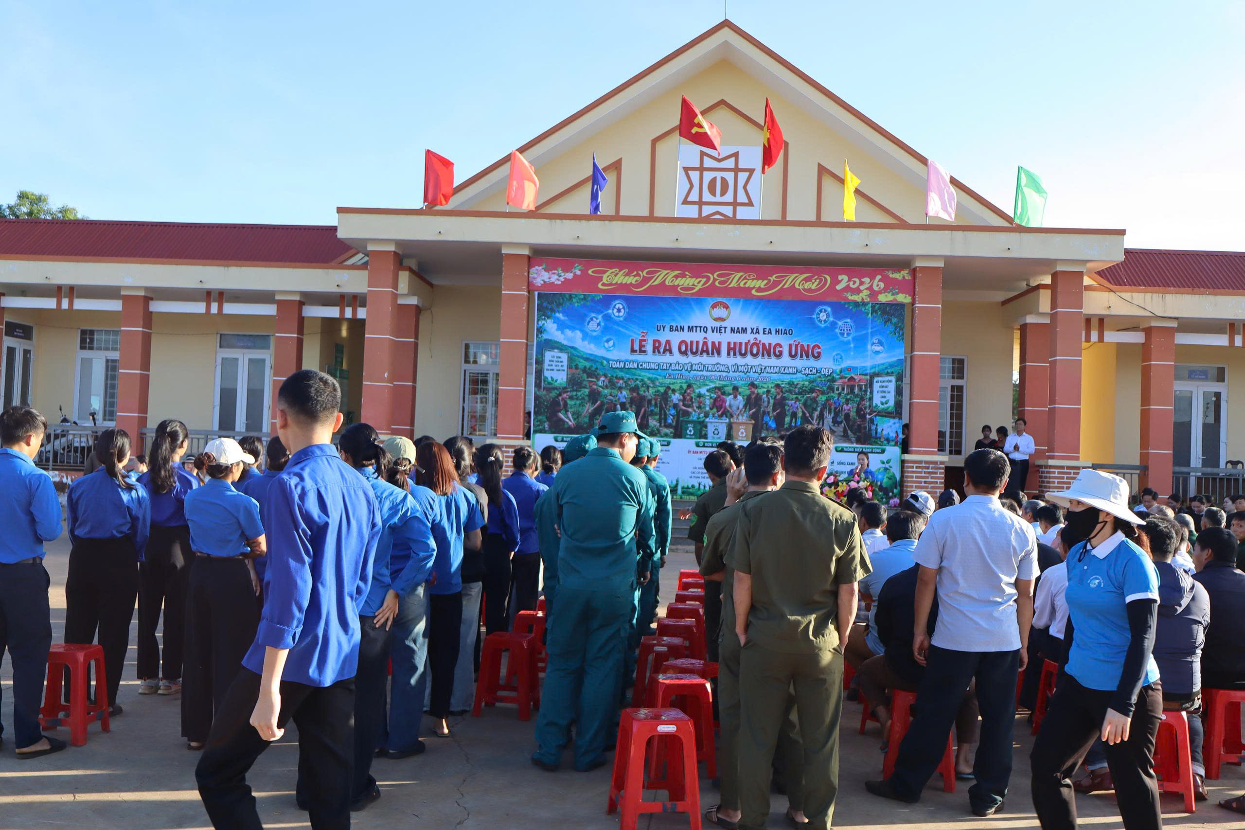 UBMTTQVN xã Ea Hiao ra quân hưởng ứng phong trào toàn dân bảo vệ môi trường