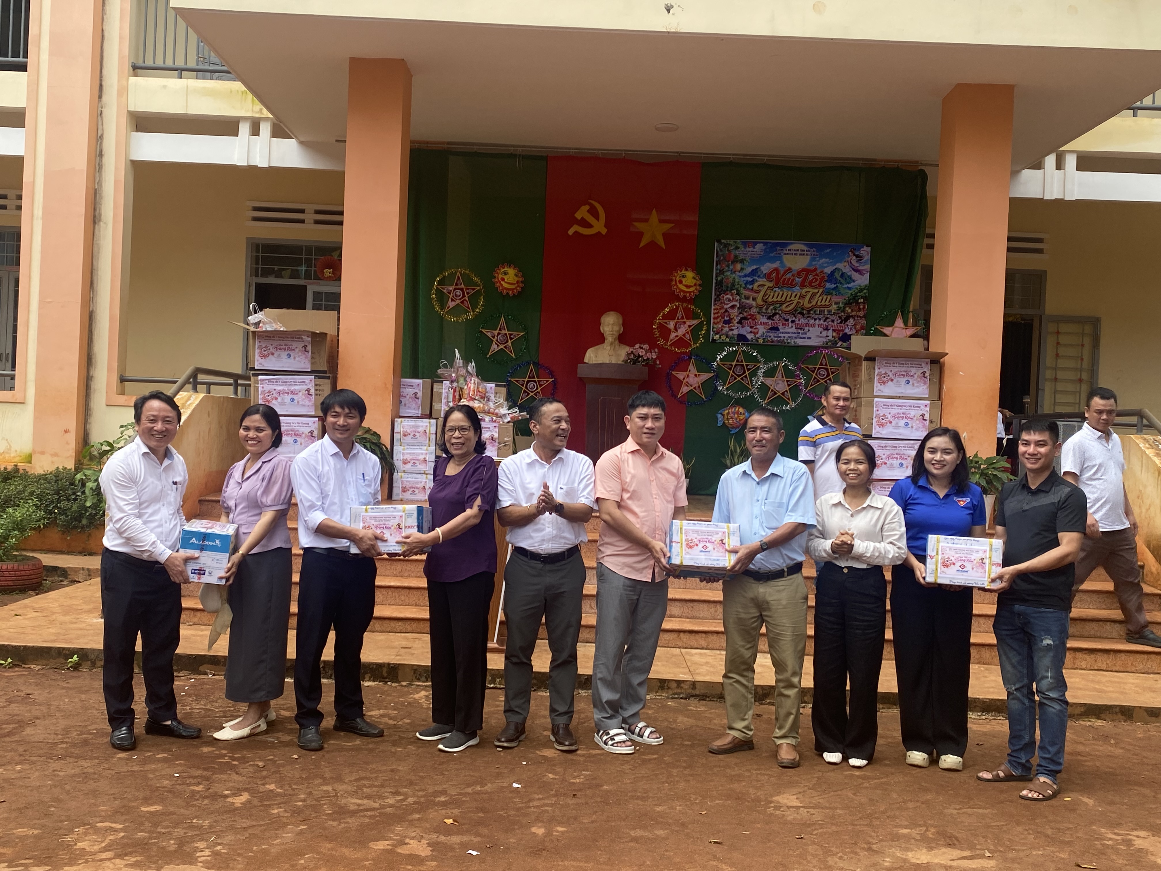 VUI TẾT TRUNG THU – THẮP SÁNG ƯỚC MƠ, TRAO GỬI YÊU THƯƠNG