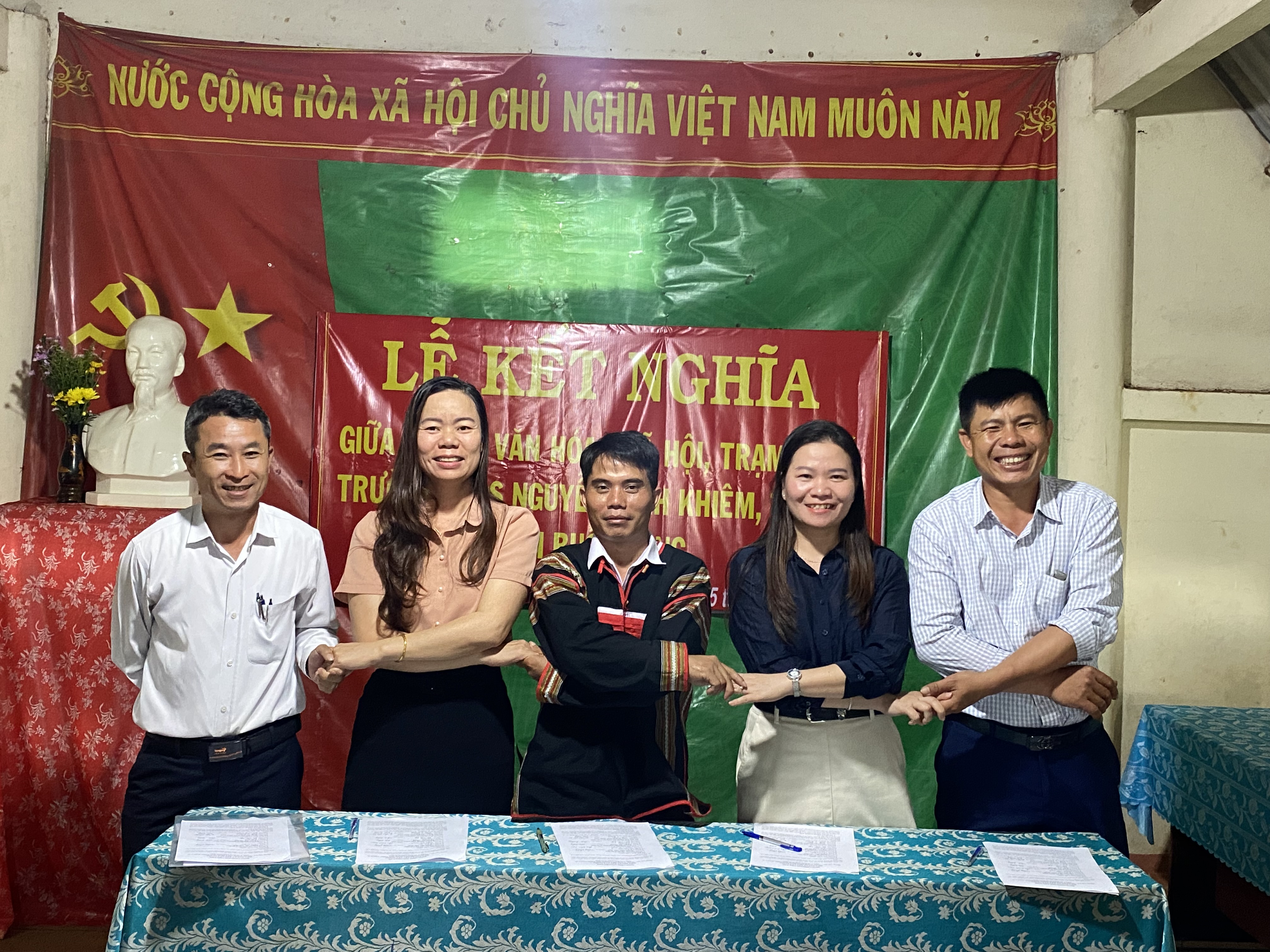GẮN KẾT NGHĨA TÌNH, CHUNG SỨC XÂY DỰNG BUÔN TANG PHÁT TRIỂN
