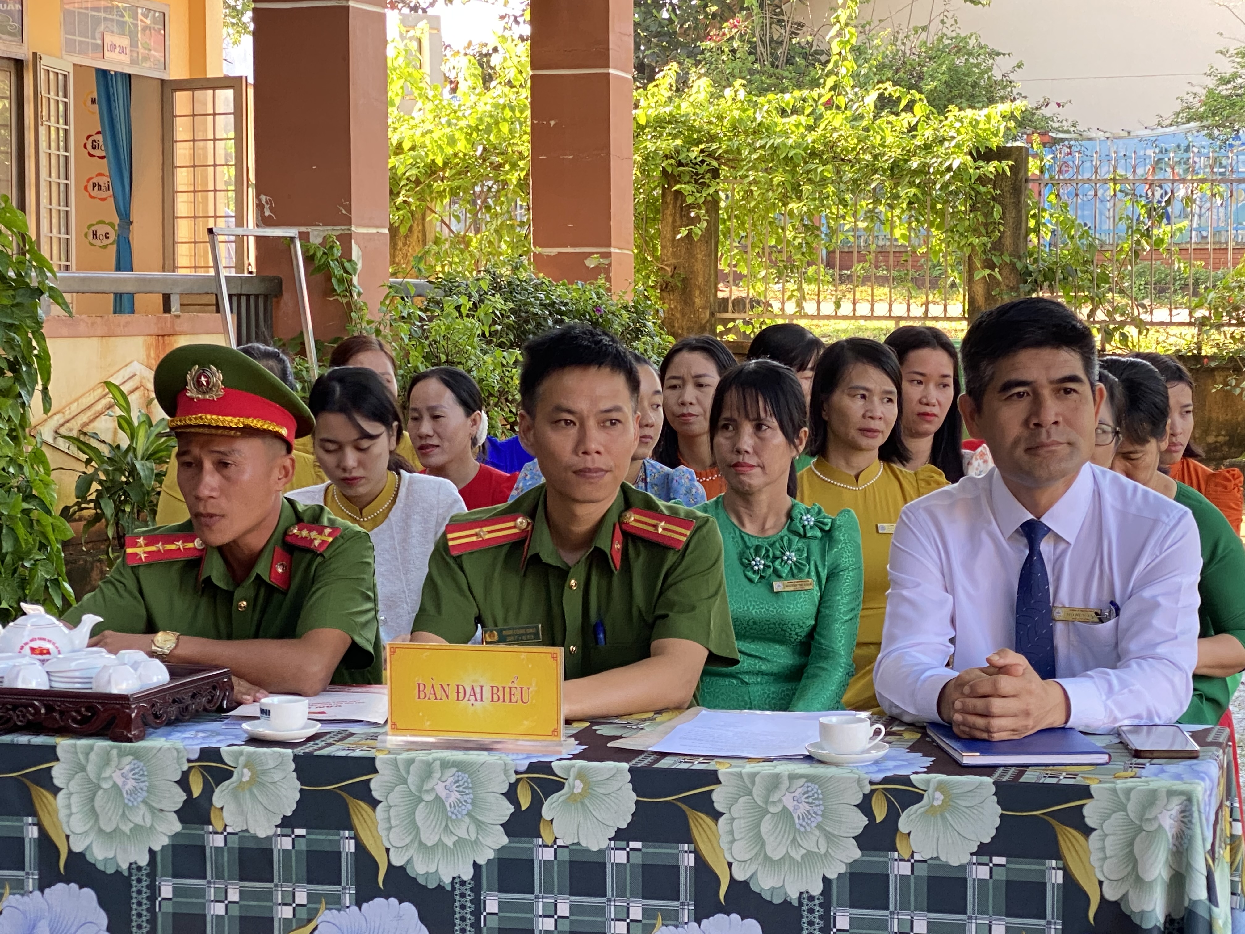 TRƯỜNG TIỂU HỌC NGUYỄN KHUYẾN TUYÊN TRUYỀN GIAO THÔNG, PHÒNG CHỐNG MA TÚY VÀ TỆ NẠN XÃ HỘI