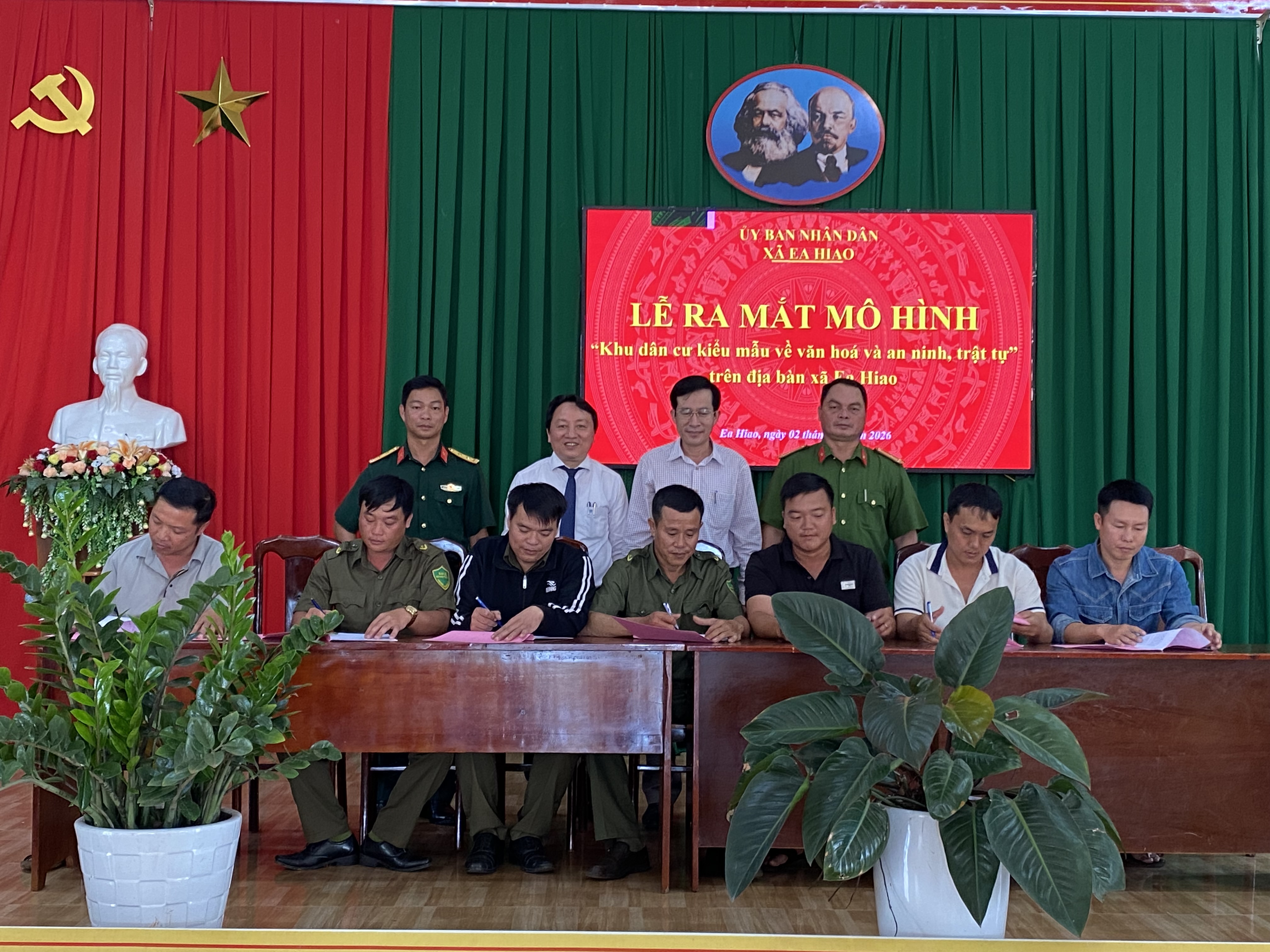 XÃ EA HIAO RA MẮT MÔ HÌNH KHU DÂN CƯ KIỂU MẪU VỀ VĂN HÓA VÀ AN NINH, TRẬT TỰ