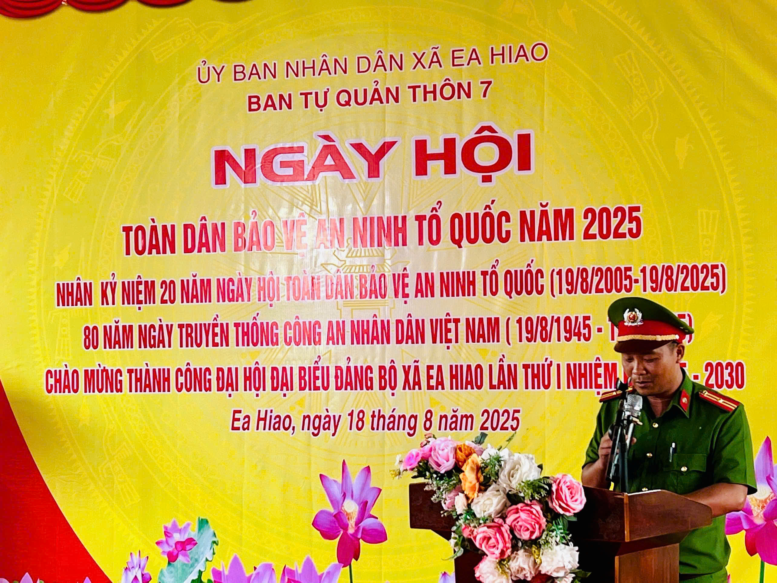 CÔNG AN XÃ EA HIAO PHỐI HỢP TỔ CHỨC NGÀY HỘI TOÀN DÂN BẢO VỆ AN NINH TỔ QUỐC GẮN VỚI KỶ NIỆM 80 NĂM NGÀY TRUYỀN THỐNG LỰC LƯỢNG CÔNG AN NHÂN DÂN