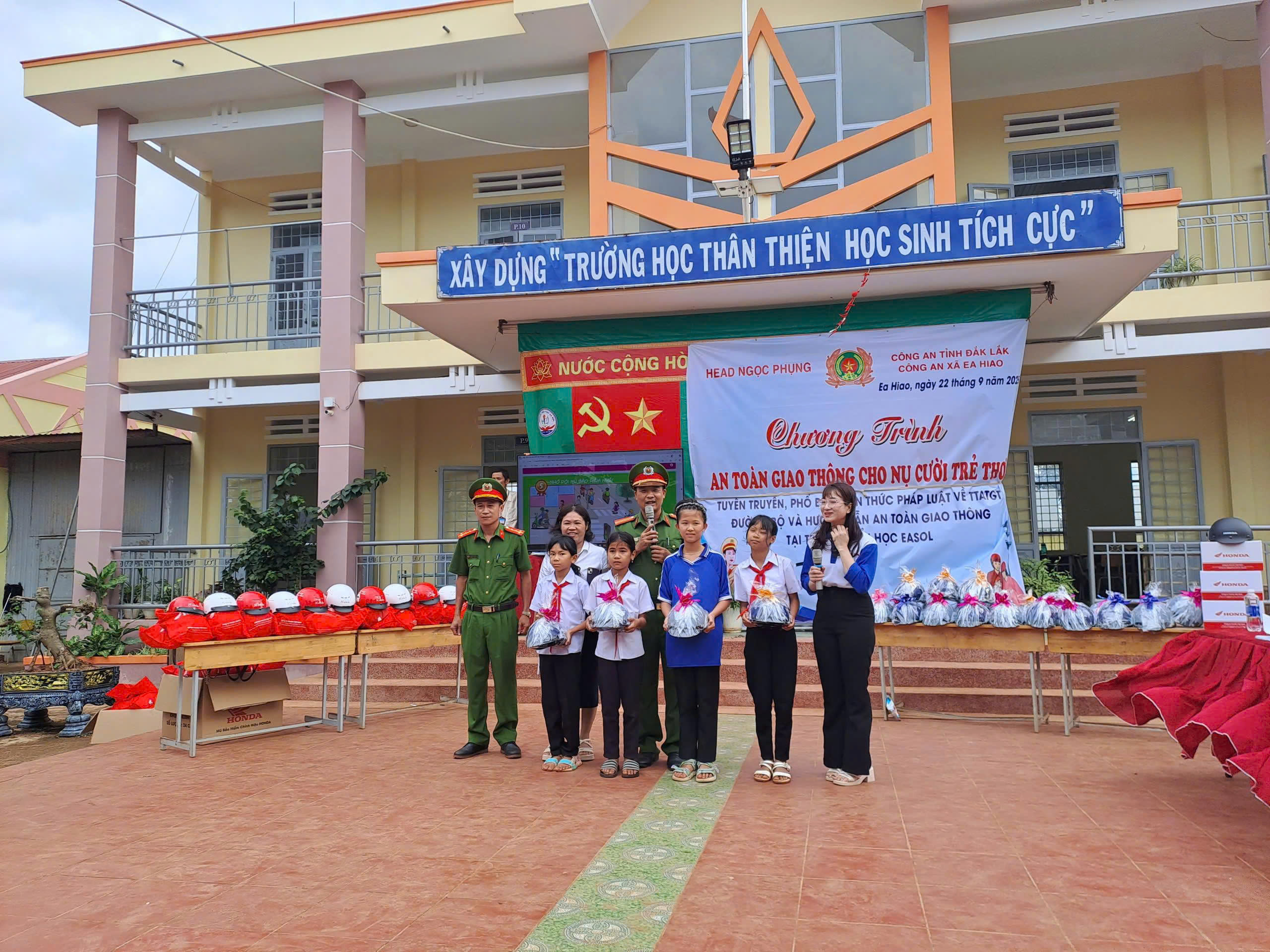 z7039365197548_00ef67eb75f273ba0817f655c88247d6