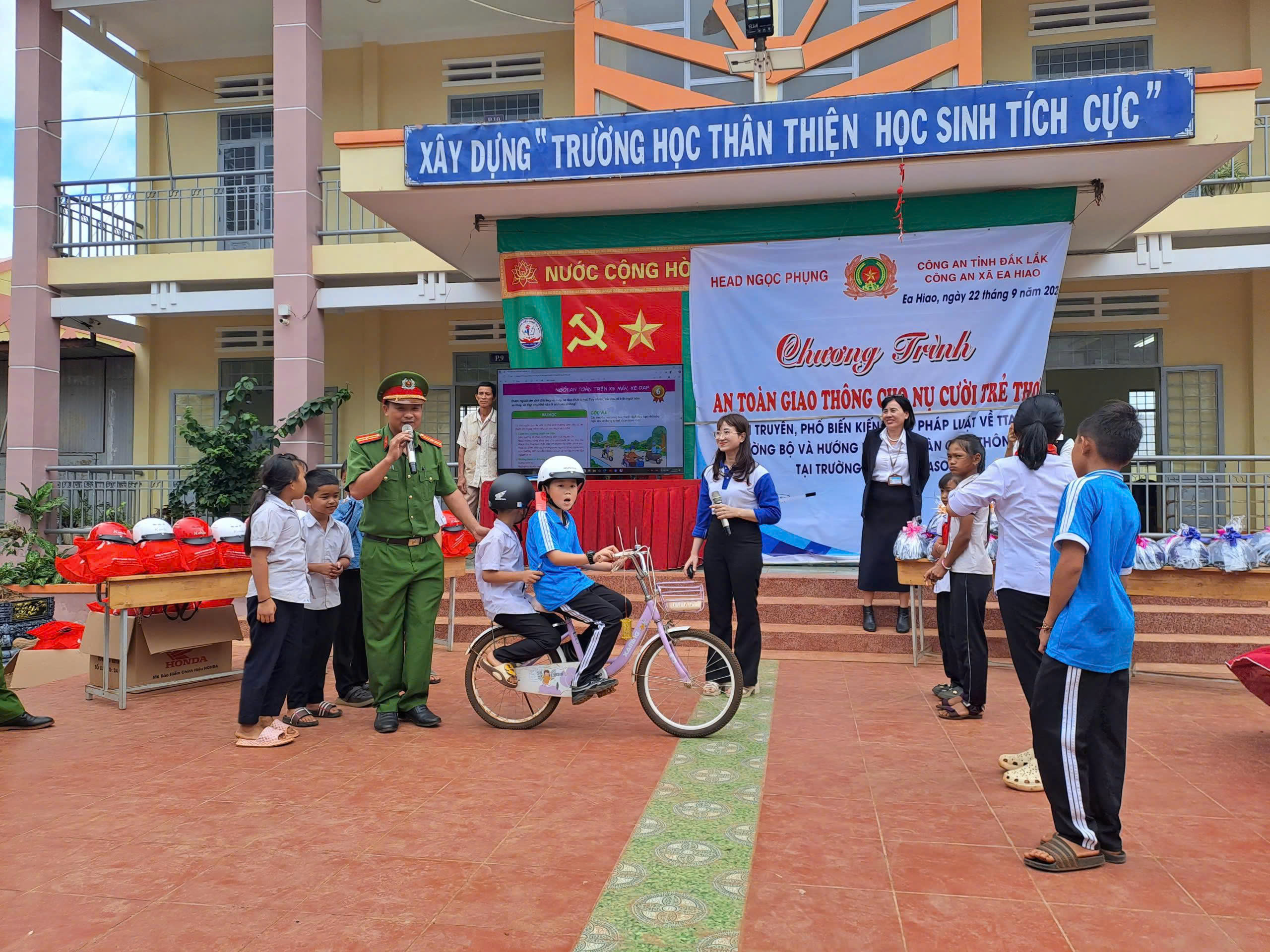 z7039365440810_c39f747a5369cc28bcdd7a153e9a08b8