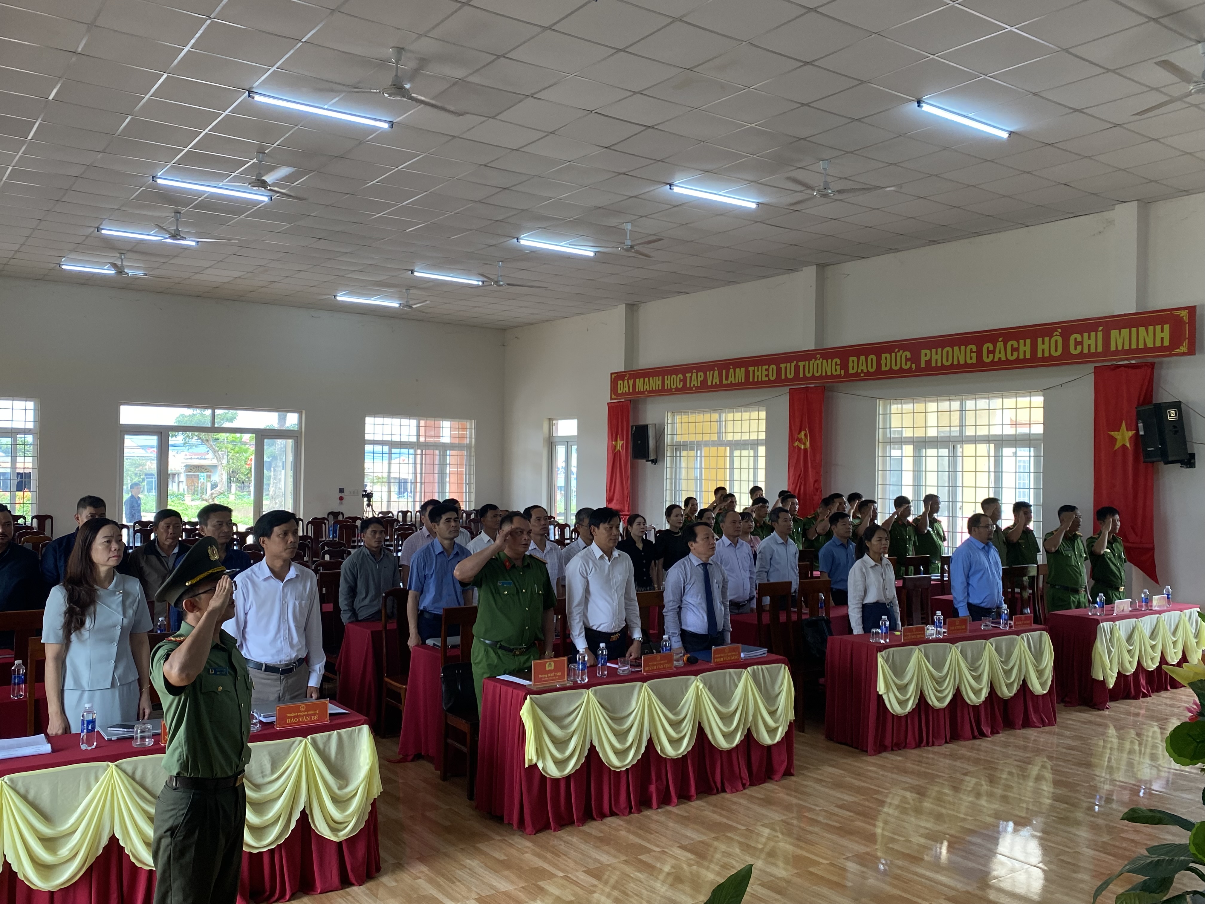 UBND XÃ EA HIAO TỔ CHỨC LỄ MÍT TINH HƯỞNG ỨNG NGÀY AN NINH MẠNG VIỆT NAM 06/8