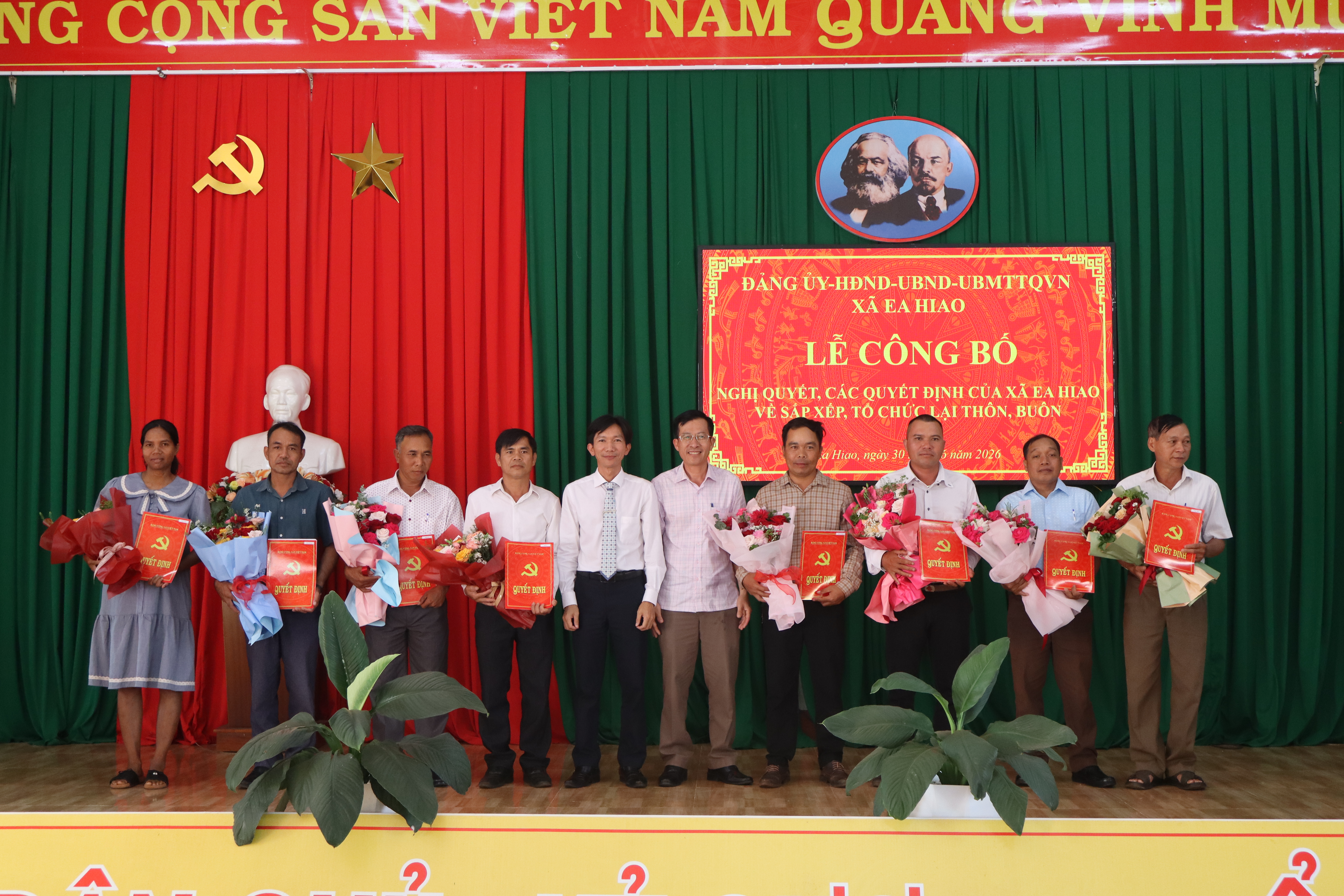 PHÁT HUY HIỆU QUẢ BỘ MÁY SAU SẮP XẾP THÔN, BUÔN Ở XÃ EA HIAO
