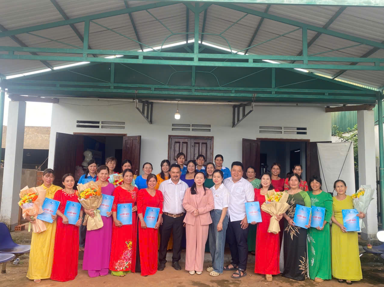 HỘI LHPN XÃ EA HIAO KẾT NẠP 22 HỘI VIÊN MỚI, CỦNG CỐ TỔ CHỨC HỘI VỮNG MẠNH