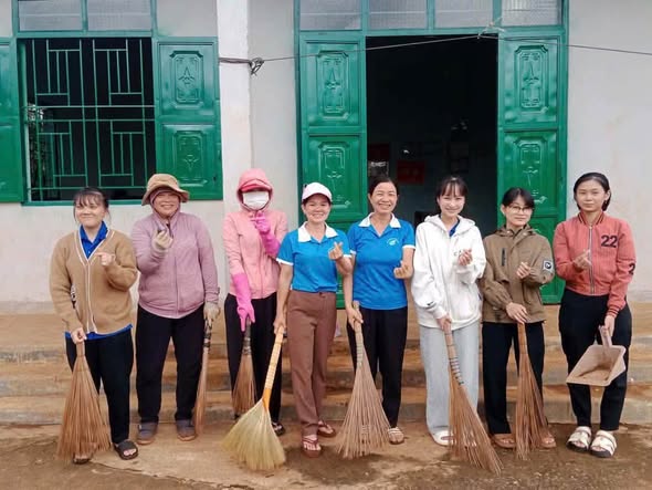 CHI HỘI PHỤ NỮ THÔN 3 CHUNG TAY XÂY DỰNG MÔI TRƯỜNG XANH – SẠCH – ĐẸP