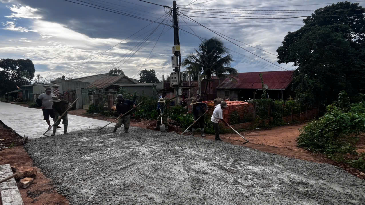 MỞ ĐƯỜNG MỚI, THÊM CƠ HỘI PHÁT TRIỂN Ở BUÔN TANG