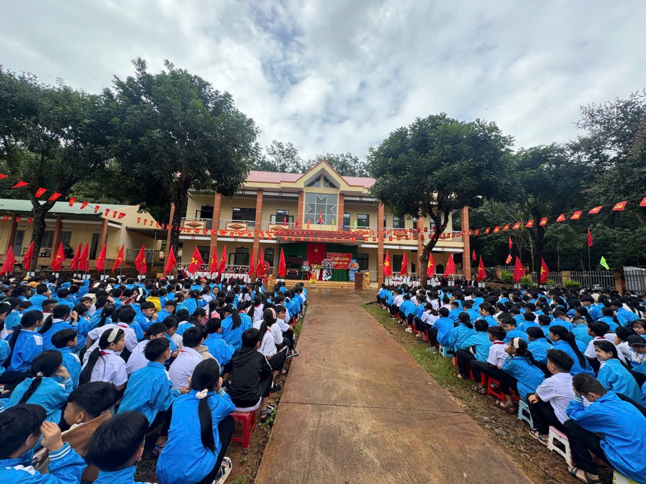 DIỆN MẠO TRƯỜNG HỌC VÙNG KHÓ EA HIAO TỪNG BƯỚC KHỞI SẮC