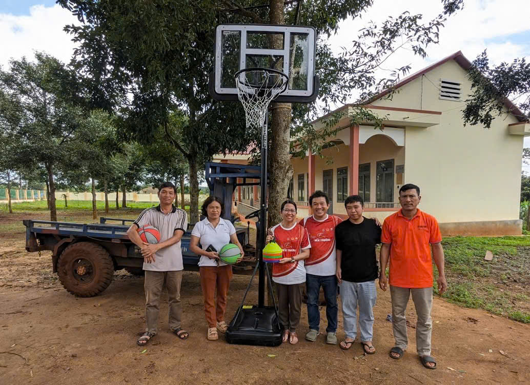 Trường Tiểu học Ea Sol, xã Ea Hiao tiếp tục được nhận nhiều phần quà ý nghĩa nhân dịp năm học mới 2025 – 2026.