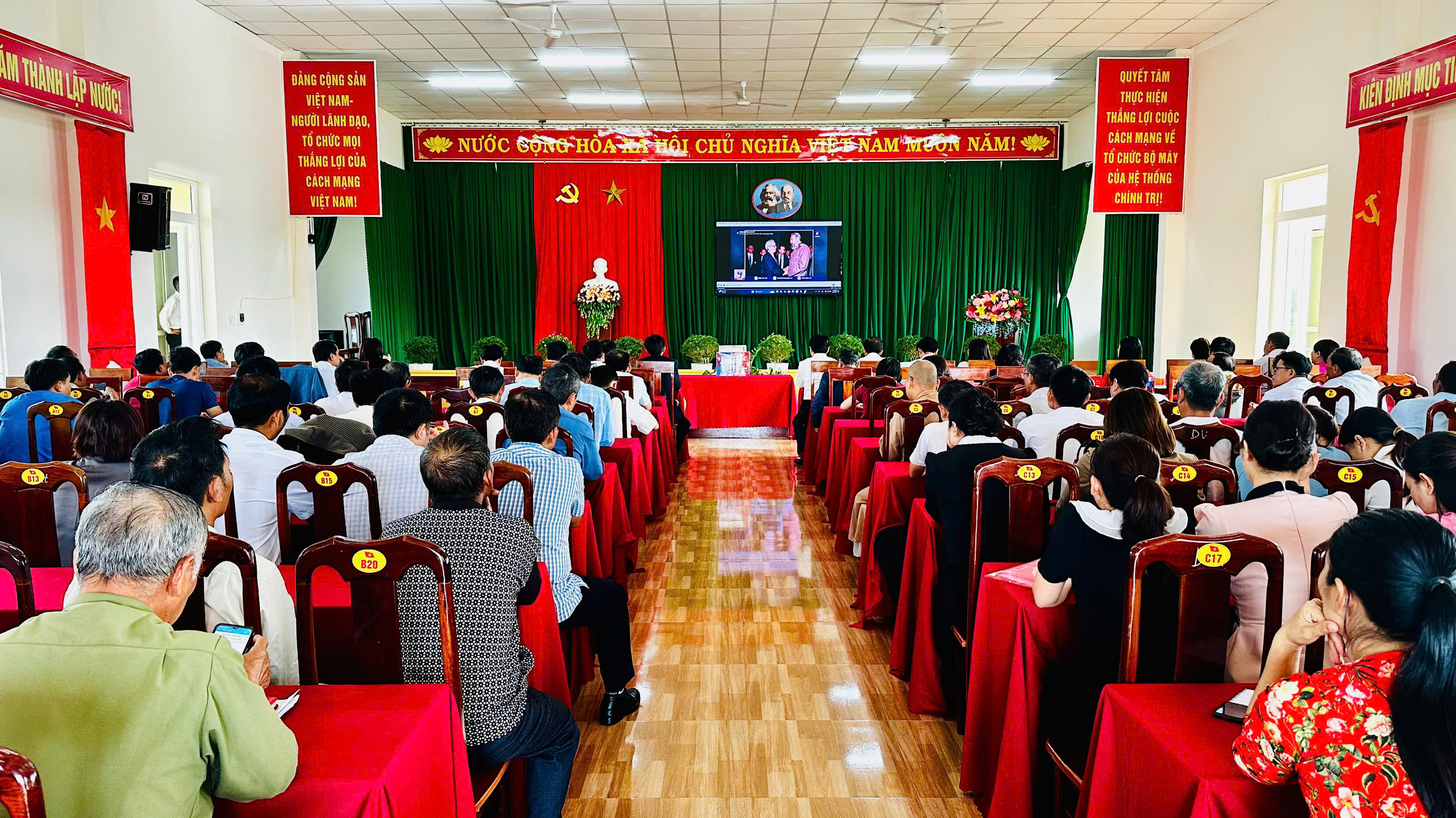 z6972273494705_b49bd47016856e04e4232fdd8155b1c0